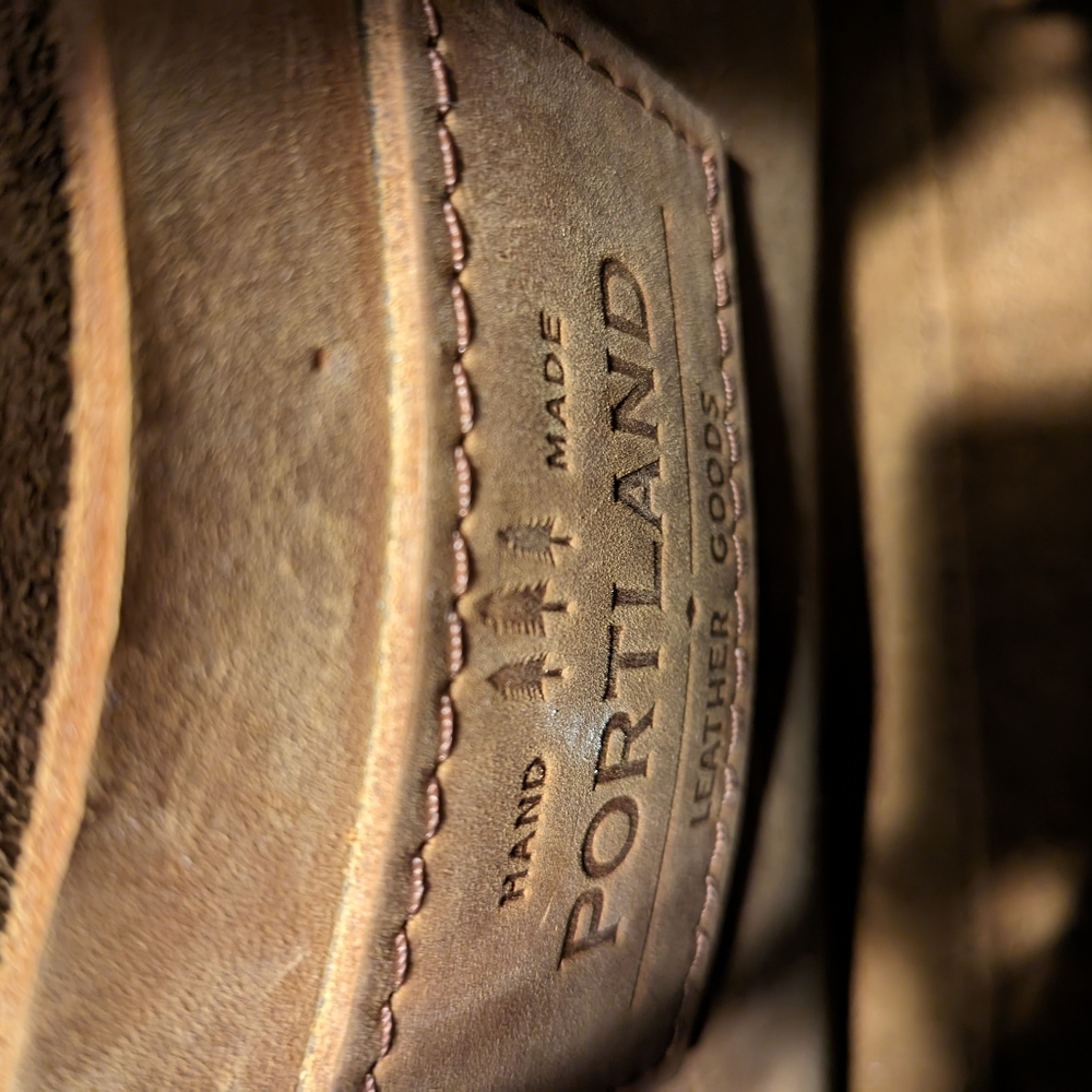 Portland Leather Goods Dakota Triangle